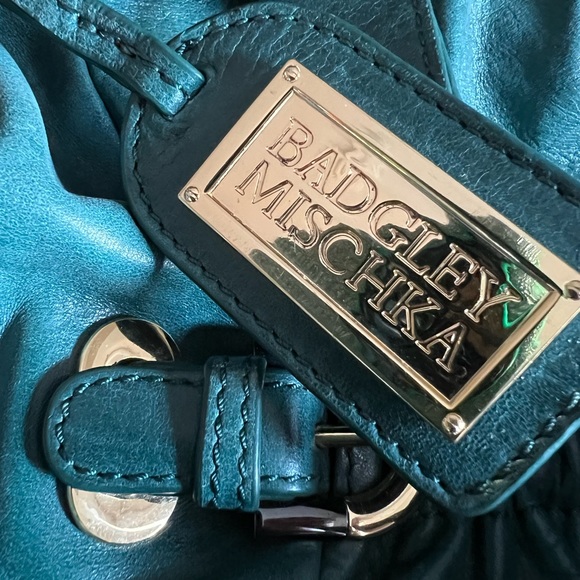 Badgley Mischka Multi-way Wear Purse with Gold Hardware - Picture 2 of 7